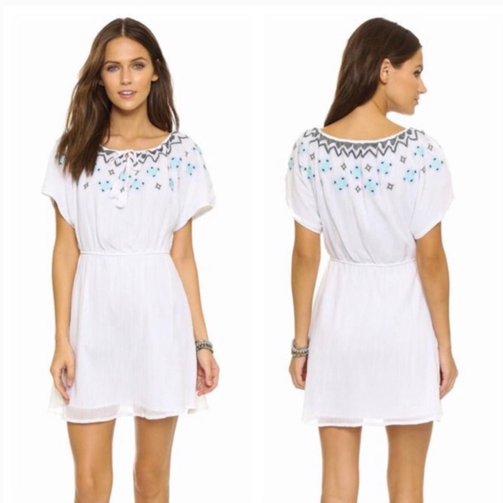 Cupcakes and Cashmere Nona Embroidered Dress